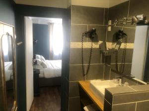 Hotels Hotel Les Embruns : photos des chambres