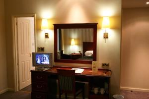Superior Double Room room in Cairn Hotel