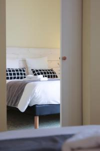 Hotels Hotel La Couronne : photos des chambres