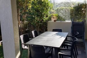 Particulier loue T3 en rez de jardin à 30 mètres de la plage avec un double box