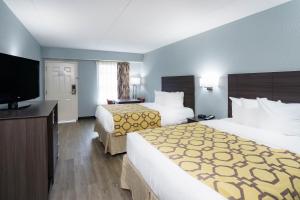 Queen Room with Two Queen Beds - Pet Friendly/Non-Smoking room in Baymont by Wyndham Gallatin