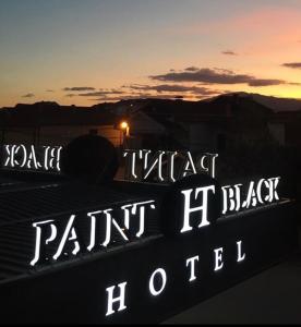 Paint It Black Hotel & Spa - Hotels, Gevgelija