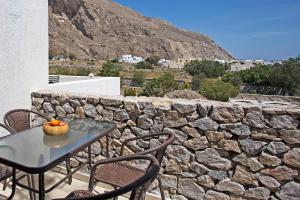 Birds Villa Apartments - Including Car Rental Santorini Greece