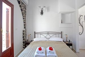 Birds Villa Apartments - Including Car Rental Santorini Greece