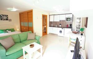 Book Jet - HIBISCUS BEACH FRONT