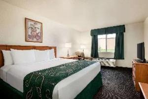 Room #290141806 room in Travelodge by Wyndham Clinton Valley West Court