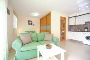 Book Jet - HIBISCUS BEACH FRONT