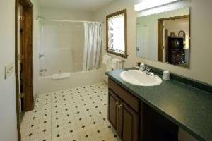 Room #38526807 room in Americas Best Value Inn Scarborough Portland