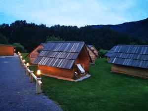 Small wooden houses and Apartments Zgornja Dobrava