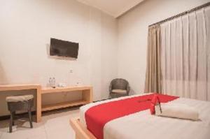 RedDoorz near Lembang Park & Zoo 2