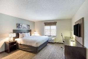Room #431047303 room in MainStay Suites Logan Ohio-Hocking Hills
