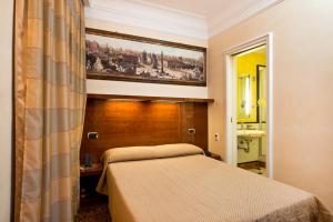 Small Double Room room in Suite Opera Rooms