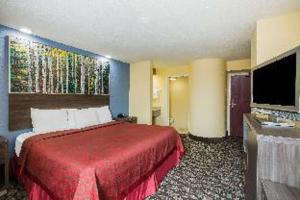 Room #17306723 room in Days Inn by Wyndham Blue Springs