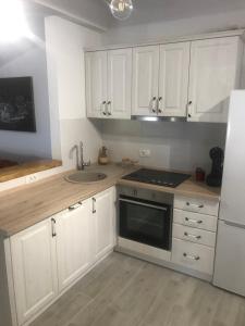 Green Silence - Anja