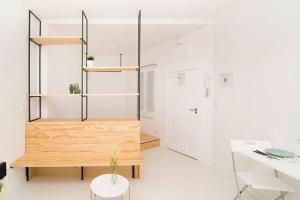 Loft de Diseño en Pleno Centro de Madrid, Calle Torrecilla del Leal, by Batuecas