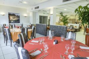 Hotels HOTEL KYRIAD ORANGE Centre A7-A9 - 3 etoiles - HOTEL DES PRINCES : photos des chambres