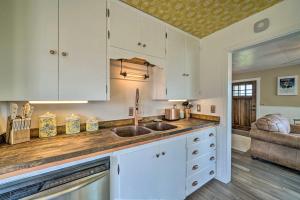 Yellowstone Country Family Home with View and Hot Tub