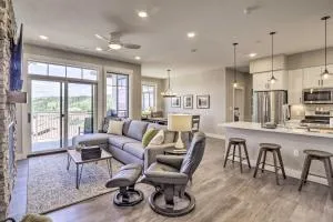 Winter Park Condo with Fireplace - 4 Mi to Slopes! - Maryvale