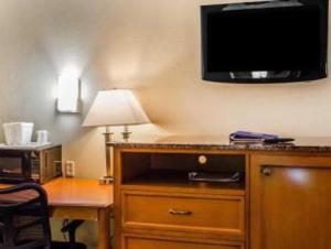 Quality Inn & Suites Medina - Akron West