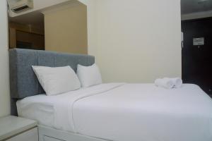 Pleasant and Simply Studio Room Menteng Park Apartment By Travelio