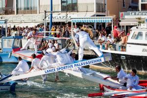 Appartements Appt T2, Piscine, la Plage a 130m! Parking prive clos, Lave-linge, Lave-vaisselle, Draps, Linge et Menage inclus! : photos des chambres