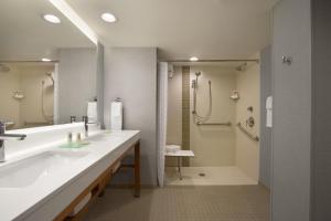 Queen Room with Two Queen Beds and Roll-In Shower - Disability Access room in Hyatt Place Chicago O'Hare Airport