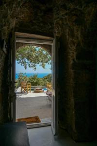 My Old Stone House in a 2 000 sqm private garden with Fab Glamping Tent