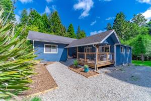 Three Bedroom House room in The Blue Llama