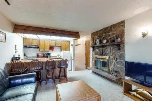 Hi Country Haus 11-2 - Maryvale