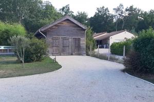 Chalets la cabane au fond du jardin : photos des chambres