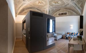 Deluxe Studio