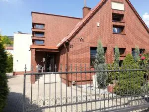 Pokoje Gościnne z Prywatną Łazienką dla firm - راسيبورز