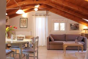 New independent loft, 360⁰ view, 5' beach/center - 3hvězdičkové hotely ve městě Kalamata