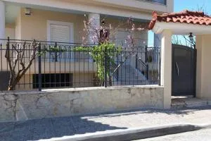 New, bright, cozy, autonomous apartment with private entrance and garden, 42 m2, 5min to the beach and city center - Faraí