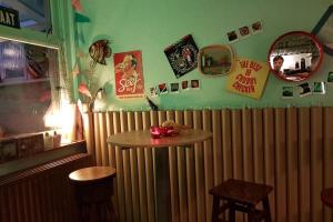 Vakantiewoning in Mol centrum met eigen bar "CasaCuriosa"