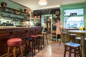 Vakantiewoning in Mol centrum met eigen bar "CasaCuriosa" - Dessel