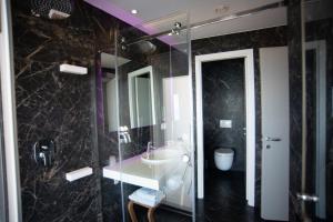 Bougainville Bay Hotel