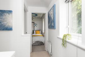 Royal House Wolverhampton - Perfect for Contractors & Large Groups