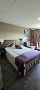 Standard Queen Room room in First Hotel Royal