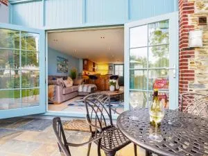 The Old Smoke House - 卡里翁湾