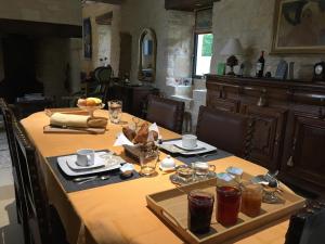 B&B / Chambres d'hotes La Tour de Ginaillac : photos des chambres