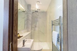 Deluxe Triple Room room in The Arc Hotel