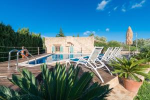 Villa Can Pau, pool and garden close to the beach