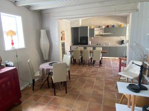 B&B / Chambres d'hotes Les Romarins : photos des chambres