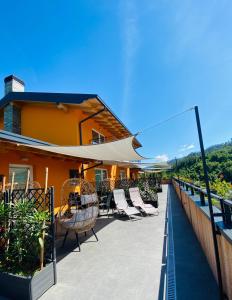 Camera Tripla Deluxe