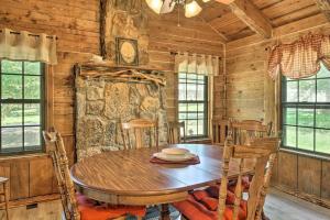 Peaceful Log Cabin Escape Near Table Rock Lake!