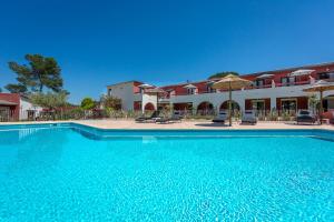 Les Pins Blancs en Provence