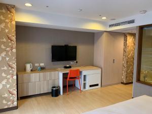 Phòng Deluxe Giường Đôi Có Bồn Tắm (Deluxe Double Room with Bath)