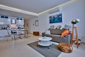 Stunning Sliema 2 Bed Apt Meters Away From Beach