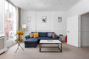 Three-Bedroom Apartment room in Anderson Street by CAPITAL